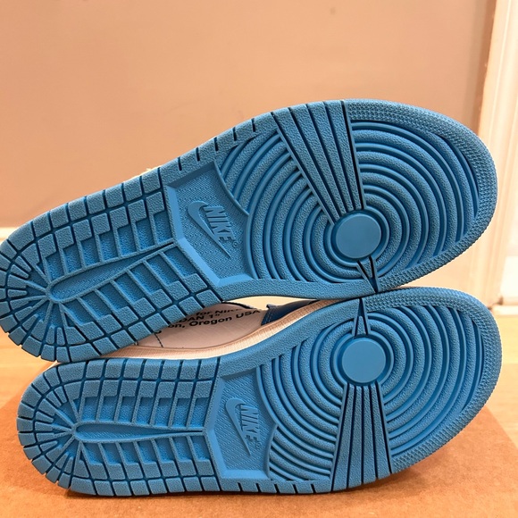 Sold…Size 6.5 Jordan x Off-White UNC … view all pics … with replacement box - Picture 5 of 7